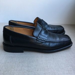 Bruno Magli US 7.5 Black Leather Classic Loafers